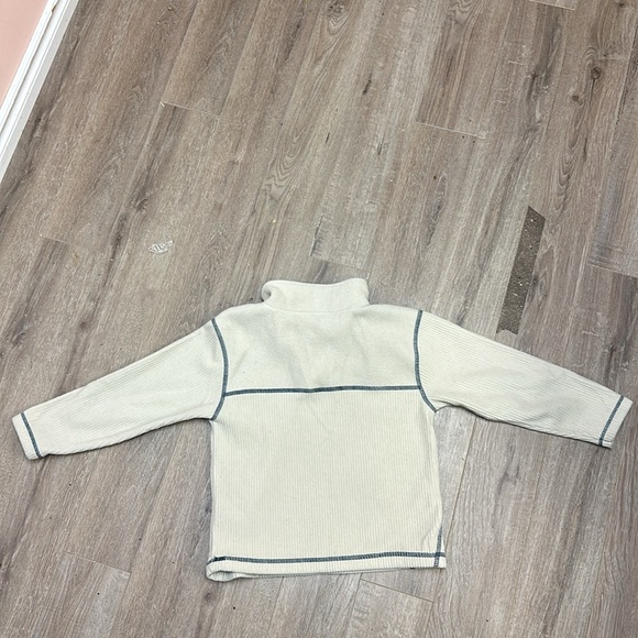 Boys size 6 Timberland sweater. - Picture 2 of 3